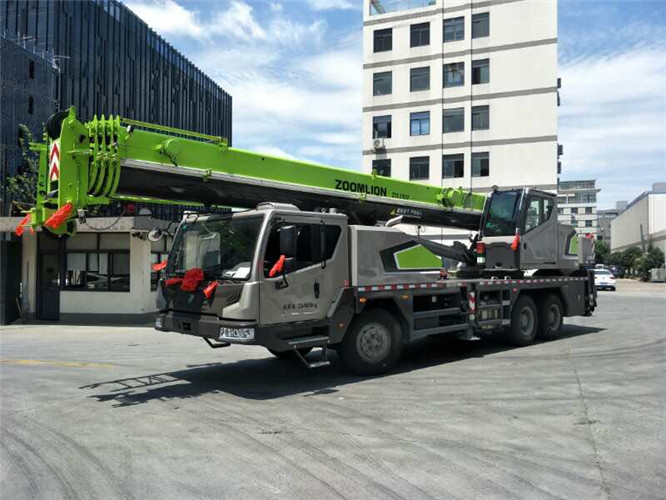 武宁县跨街广告牌的高空安装注意事项