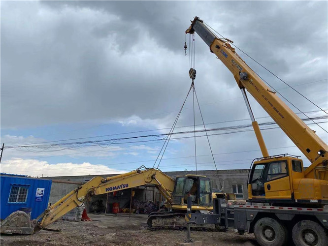 武宁县25吨吊车的工作半径是多少？