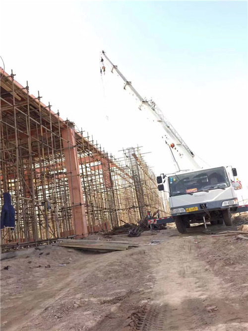 武宁县吊车作业的安全注意事项有哪些？